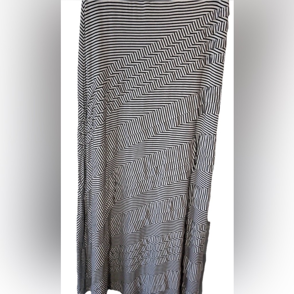 Soft Surroundings Maxi Skirt Black/white Stripes Ruffled/Tiered Small casual